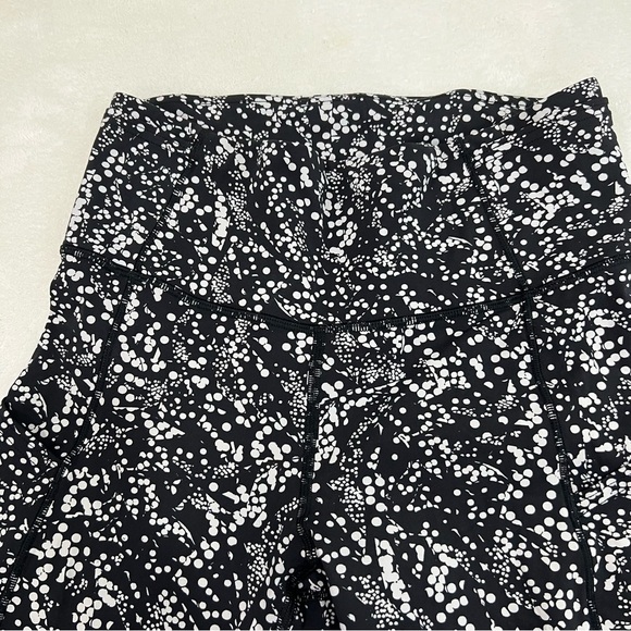 Lululemon Fast & Free Crop II Nulux 19" in Chirasu Black size 6 - Picture 4 of 11